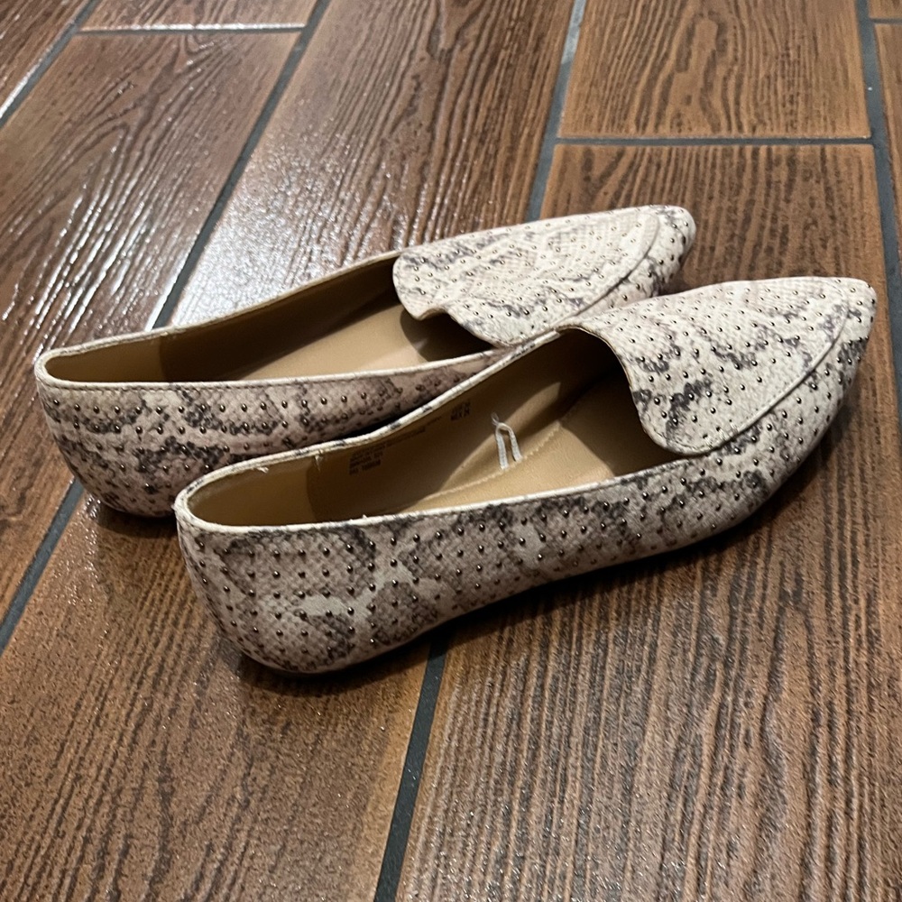 Flats - Picture 2 of 2